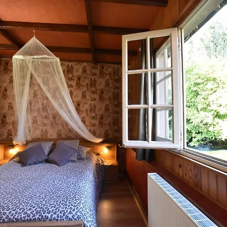 Cottage Near The Mill Pond With A Beautiful Garden 別荘